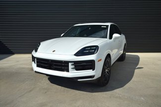 Used 2024 Porsche Cayenne image 1