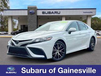 Used 2023 Toyota Camry SE image 1