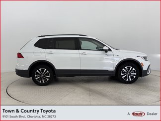 Used 2022 Volkswagen Tiguan S image 1