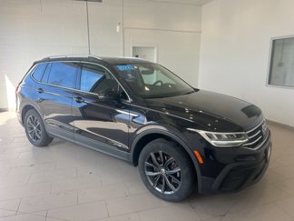 Used 2022 Volkswagen Tiguan SE image 1