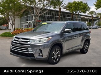 Used 2017 Toyota Highlander XLE image 1