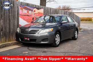 Used 2011 Toyota Camry LE image 1