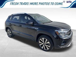 Used 2022 Volkswagen Taos SE image 1