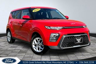 Used 2022 Kia Soul LX w/ Technology Package image 1