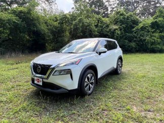 Used 2021 Nissan Rogue SV image 1