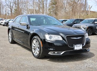 Used 2018 Chrysler 300 Limited image 1