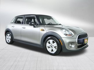 Used 2017 MINI Cooper 4-Door Hardtop image 1