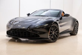 Used 2023 Aston Martin V8 Vantage Roadster image 1