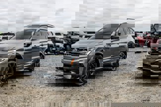 Used 2022 Volkswagen Tiguan SE R-Line image 1