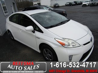 Used 2014 Toyota Prius Three image 1