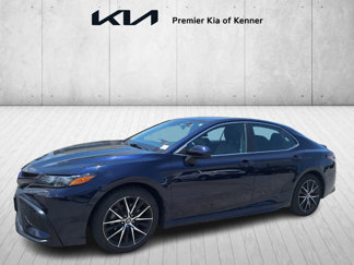 Used 2021 Toyota Camry SE image 1