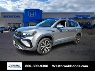 Used 2022 Volkswagen Taos SE image 1