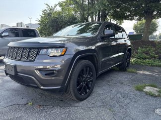 Used 2020 Jeep Grand Cherokee Altitude image 1