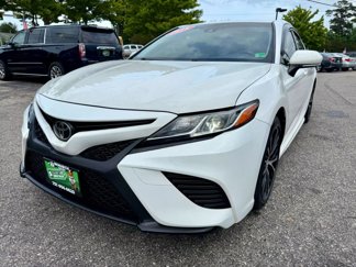 Used 2018 Toyota Camry SE image 1