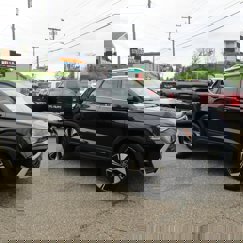 New 2025 Volkswagen Taos SE image 1