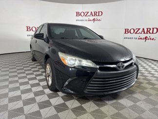 Used 2017 Toyota Camry LE image 1