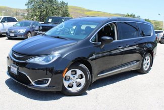 Used 2017 Chrysler Pacifica Touring-L Plus w/ Advanced Safetytec Group image 1