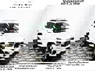 Certified 2025 Volvo XC40 B5 Plus image 1