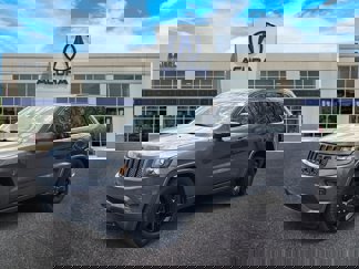 Used 2014 Jeep Grand Cherokee Altitude image 1