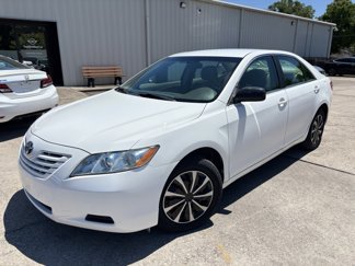 Used 2009 Toyota Camry LE image 1