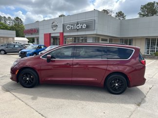 Used 2020 Chrysler Voyager Lxi image 1