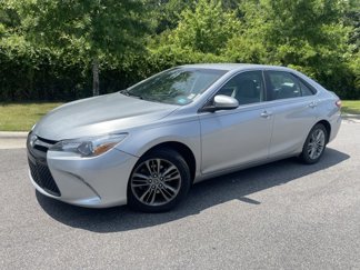 Used 2016 Toyota Camry SE image 1