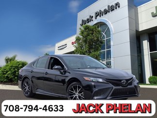 Used 2022 Toyota Camry SE image 1