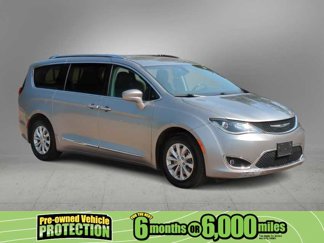 Used 2019 Chrysler Pacifica Touring-L image 1
