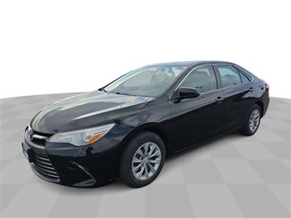 Used 2016 Toyota Camry LE image 1
