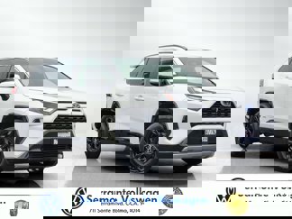 Used 2022 Toyota RAV4 SE video 1