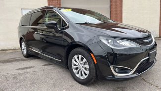 Used 2018 Chrysler Pacifica Touring-L Plus image 1