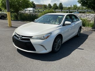 Used 2016 Toyota Camry SE image 1