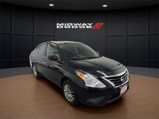 Used 2019 Nissan Versa SV image 1