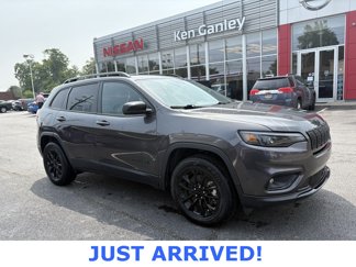 Used 2023 Jeep Cherokee Altitude Lux image 1