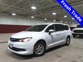 Used 2022 Chrysler Voyager LX image 1
