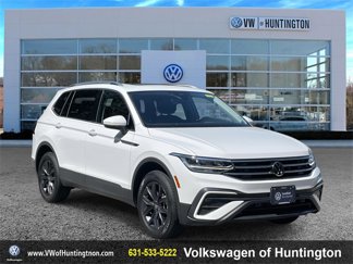 Certified 2022 Volkswagen Tiguan SE w/ Panoramic Sunroof Package image 1