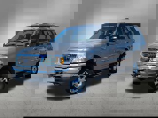 Used 2002 Ford Expedition XLT image 1