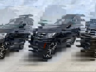 Used 2021 Volkswagen Tiguan SE image 1