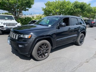 Used 2017 Jeep Grand Cherokee Altitude image 1