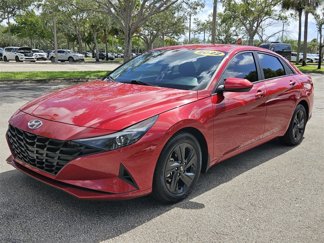 Used 2022 Hyundai Elantra SEL image 1