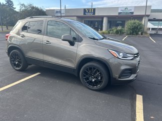 Used 2022 Chevrolet Trax LT w/ Premium Seat Package image 1