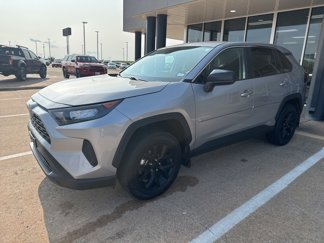 Used 2022 Toyota RAV4 LE image 1
