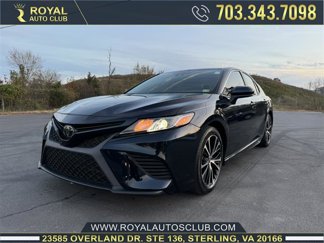 Used 2018 Toyota Camry SE image 1
