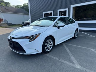 Used 2021 Toyota Corolla LE image 1