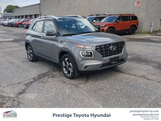 Used 2022 Hyundai Venue Limited image 1