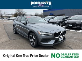 Used 2020 Volvo V60 T5 Cross Country image 1