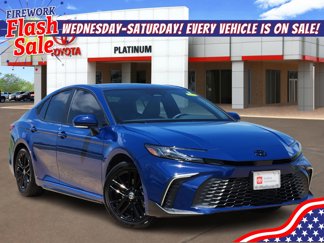 Used 2025 Toyota Camry SE w/ Convenience Package image 1