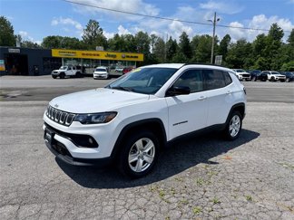Used 2022 Jeep Compass Latitude image 1