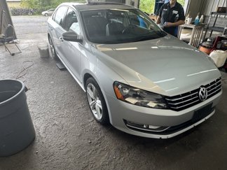 Used 2015 Volkswagen Passat TDI SEL Premium image 1
