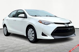 Used 2017 Toyota Corolla LE image 1
